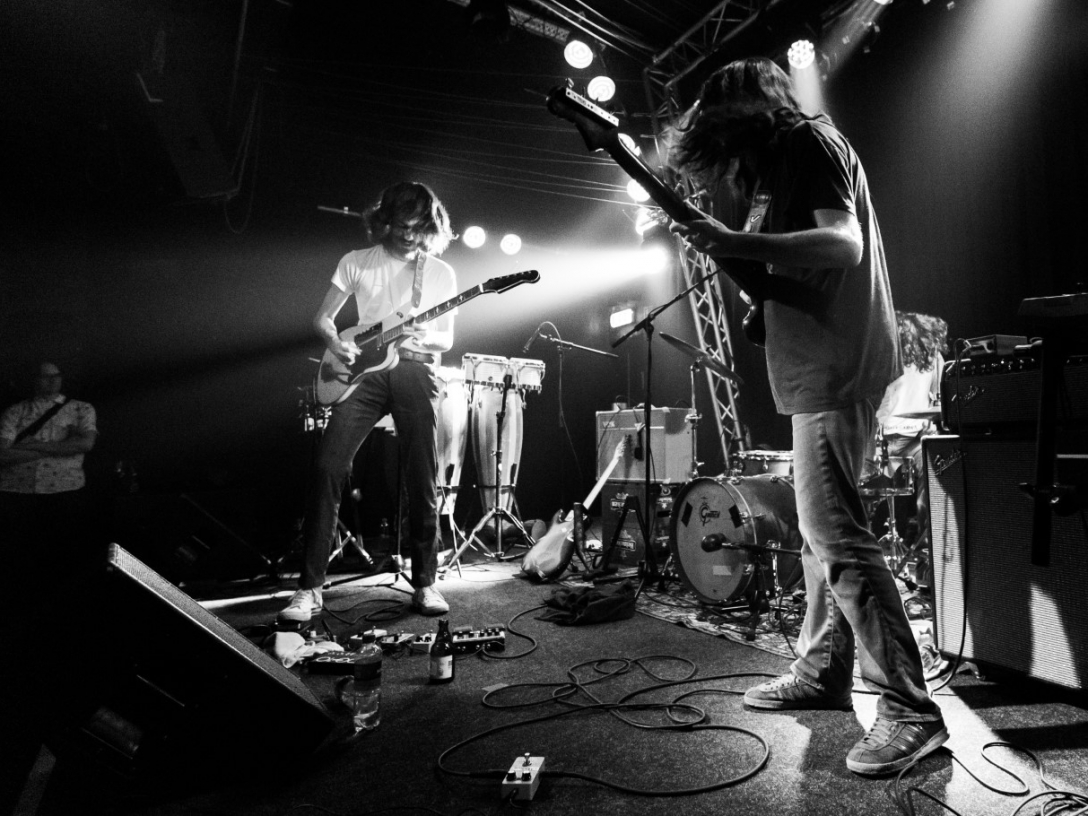 L'Eclair live in concert
